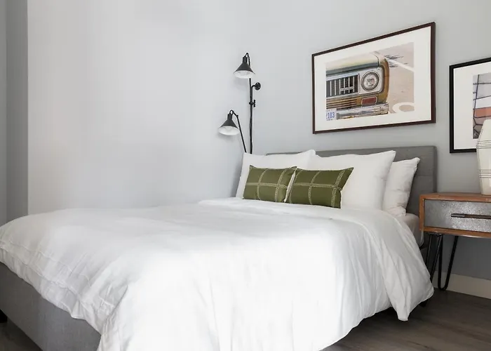 Aparthotel The Plymouth Luxury Suites By Sonder Chicago