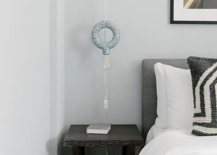 The Plymouth Luxury Suites By Sonder * Chicago