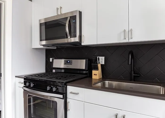 The Plymouth Luxury Suites By Sonder * Chicago