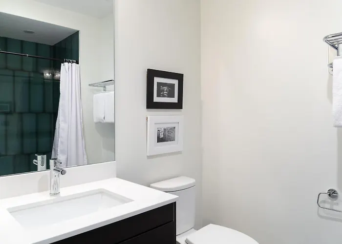 The Plymouth Luxury Suites By Sonder *