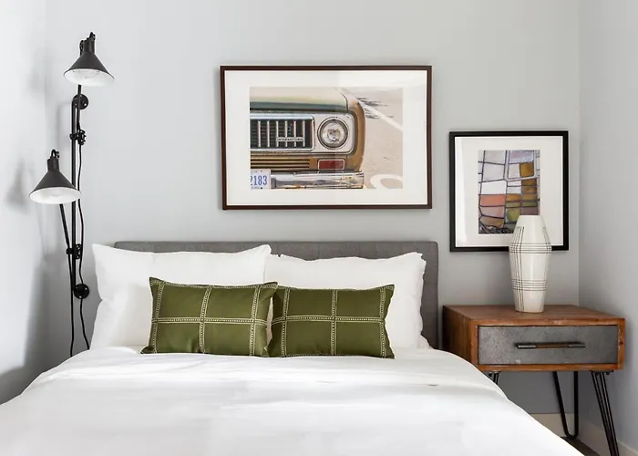 Aparthotel The Plymouth Luxury Suites By Sonder Chicago