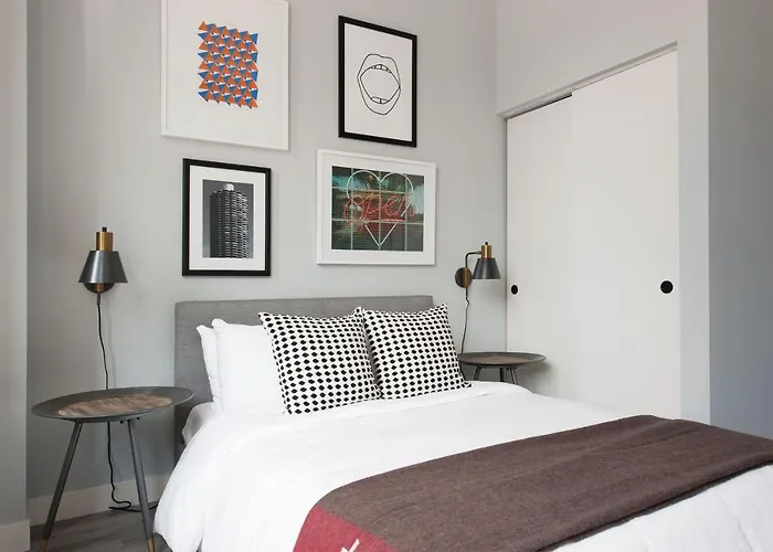 The Plymouth Luxury Suites By Sonder * Chicago