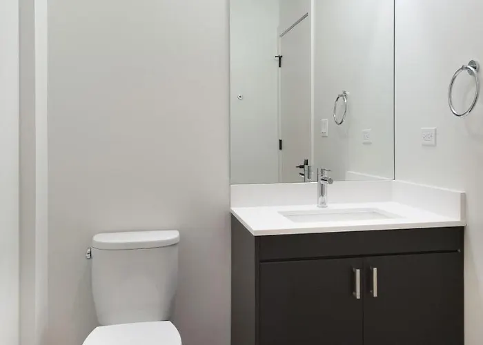 The Plymouth Luxury Suites By Sonder * Chicago