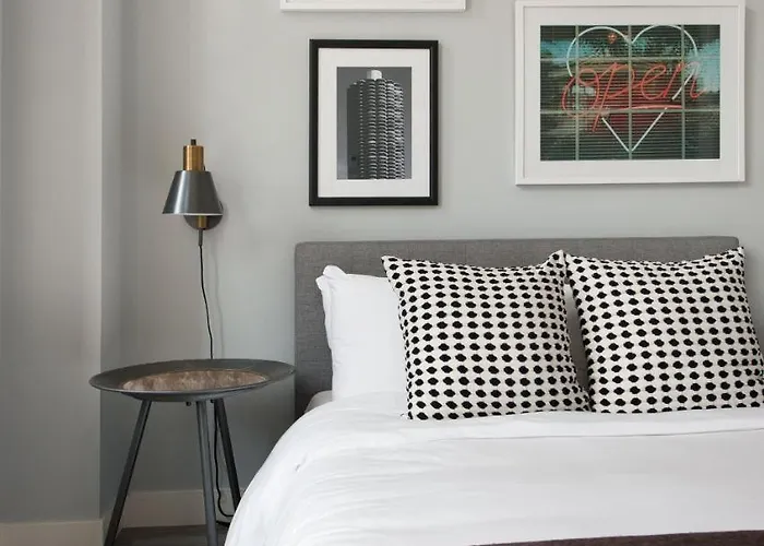 Aparthotel The Plymouth Luxury Suites By Sonder Chicago