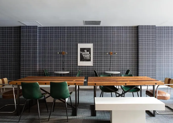 The Plymouth Luxury Suites By Sonder * Chicago